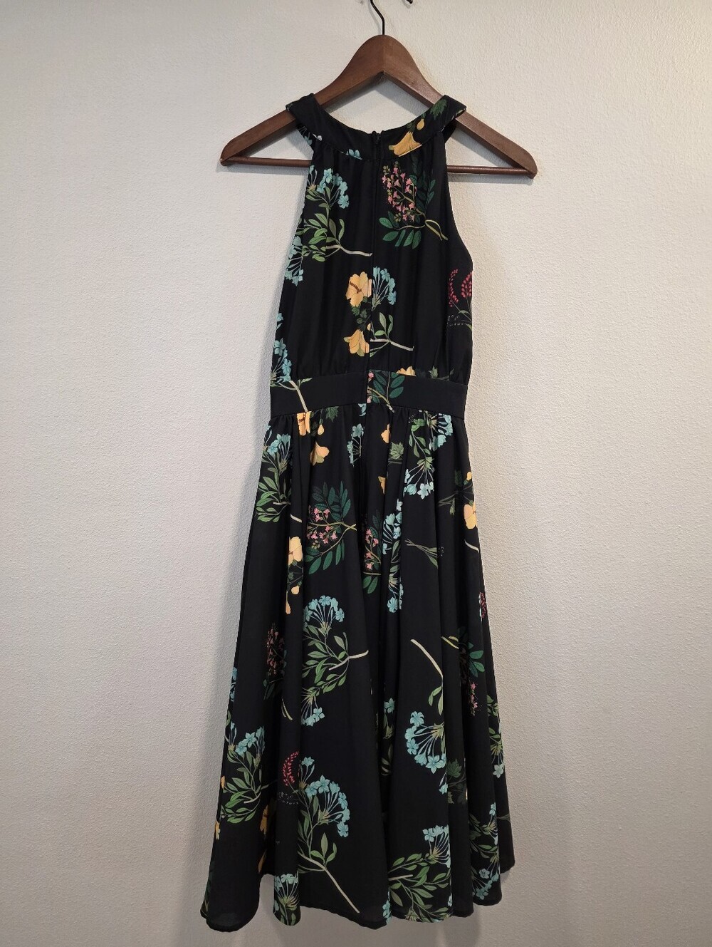 Laura Byrnes x Hope Morrison Black Floral Midi Halter Dress - Picture 4 of 6